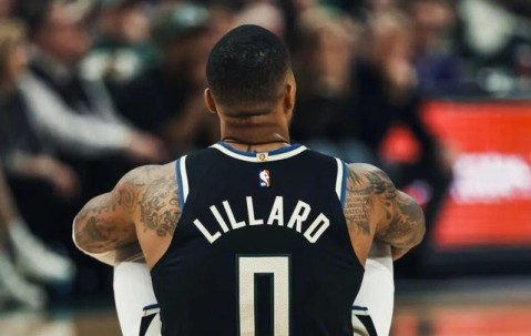 开云APP-关于雄鹿核心球员伤退，球队未来走势成疑，标题因此方法.的信息